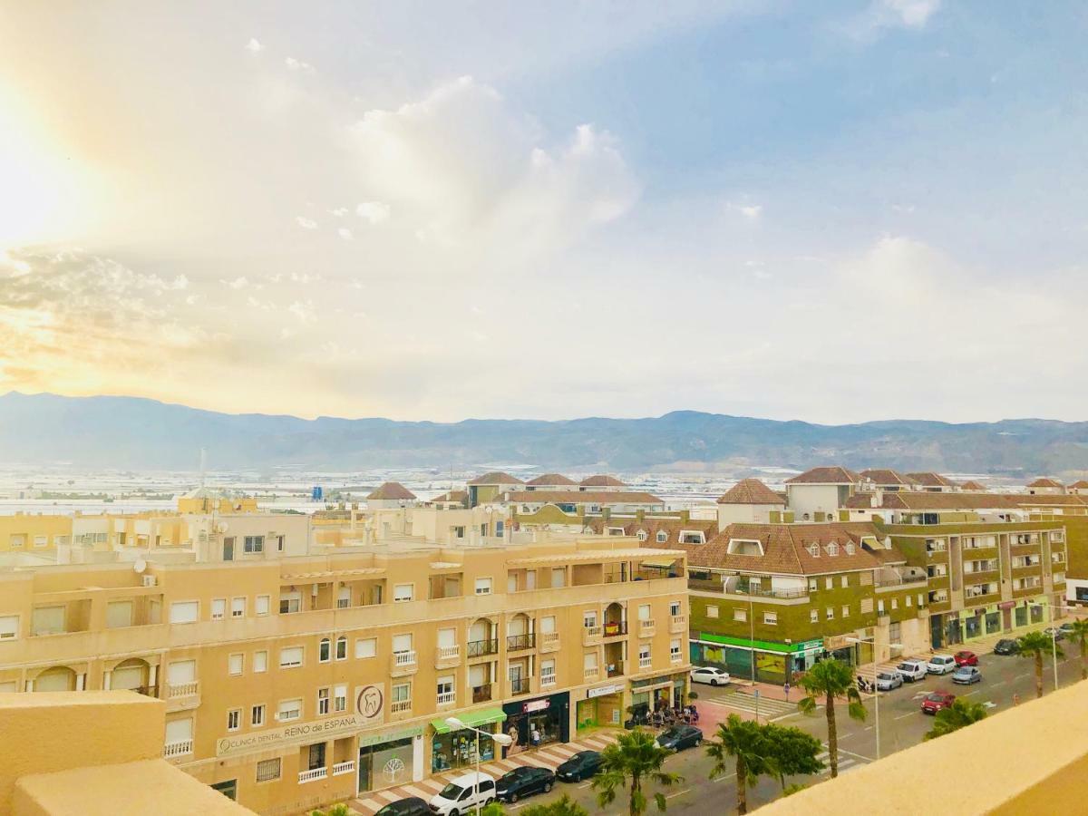 Atico Deluxe Entre Centro Y Playa Salinas Con Terraza, Wifi, Piscina Climatizada, Gym, Sauna Y Garaje -Smart Tv Roquetas de Mar Ngoại thất bức ảnh