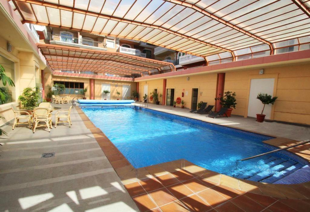 Atico Deluxe Entre Centro Y Playa Salinas Con Terraza, Wifi, Piscina Climatizada, Gym, Sauna Y Garaje -Smart Tv Roquetas de Mar Ngoại thất bức ảnh